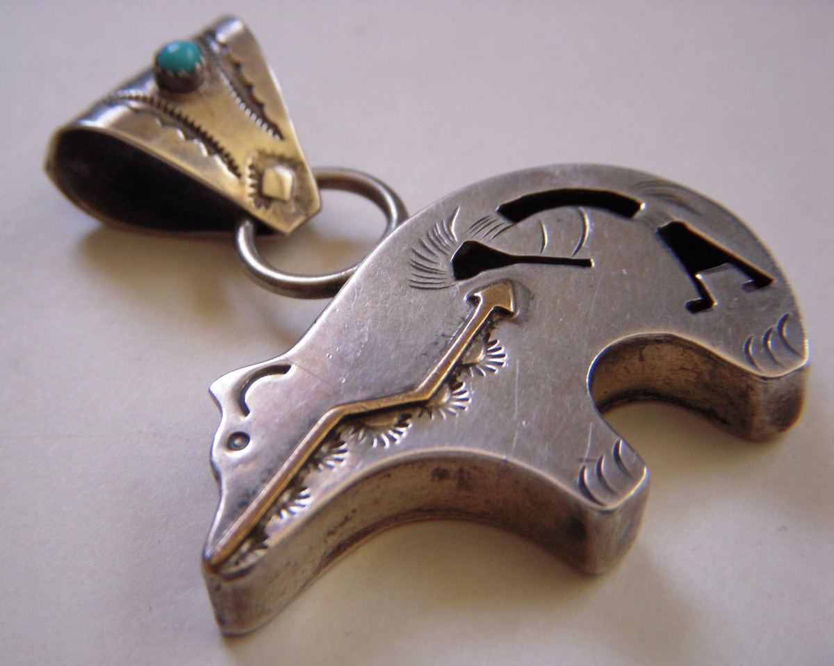 Zuni Bear?~Sterling Pendant with Rabbit Hallmark & DTR