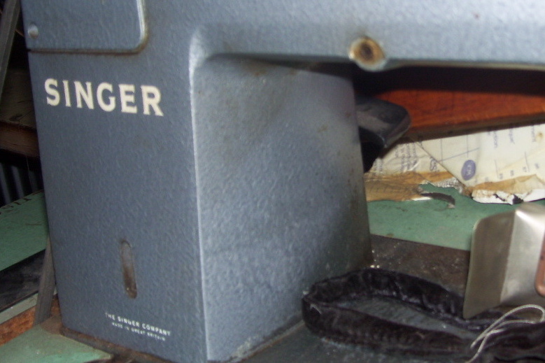 SINGER SEWING MACHINES