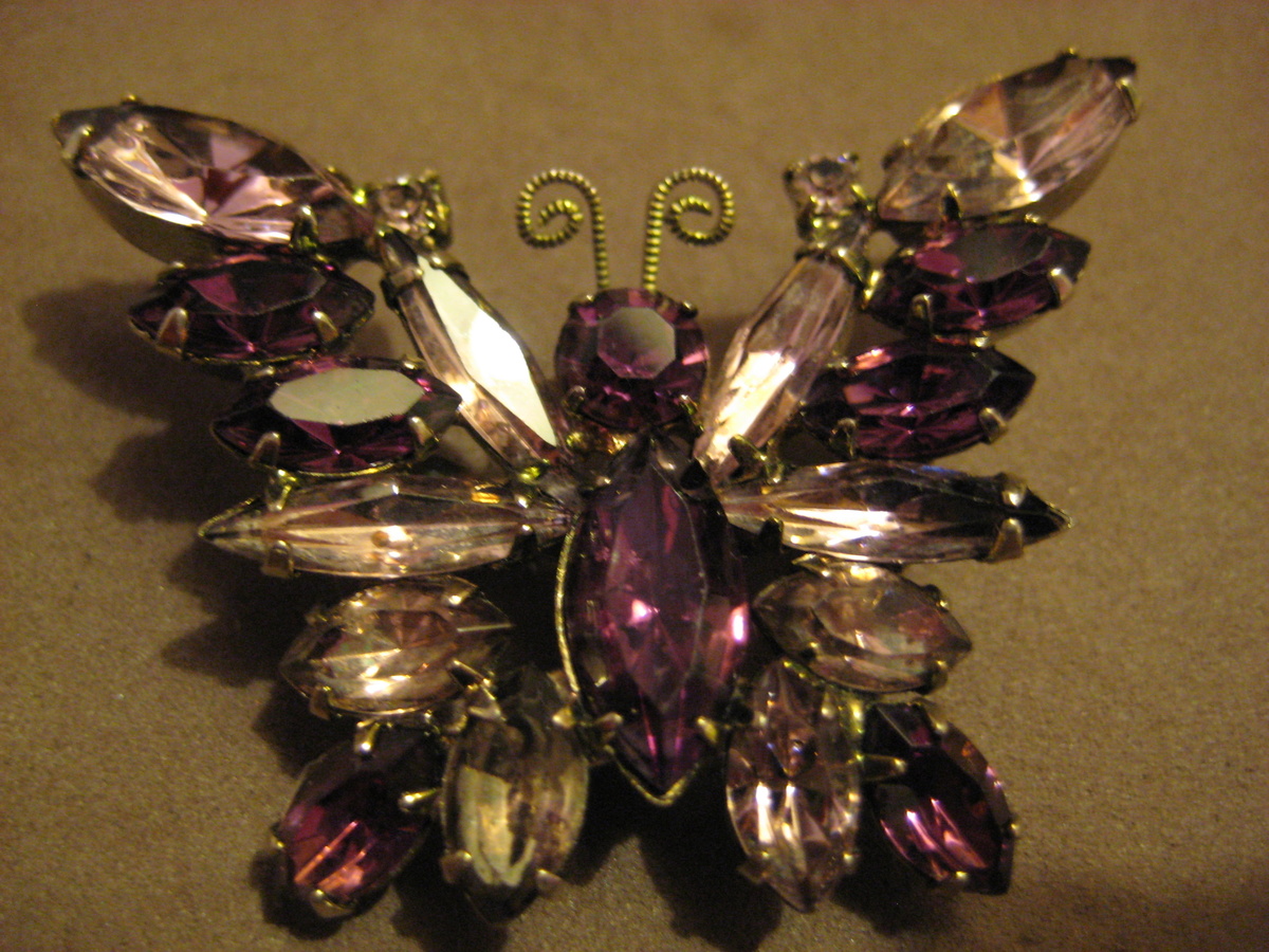 Juliana DeLizza & Elster Butterfly Brooch Purple Lilac Stones - Costume Jewelry