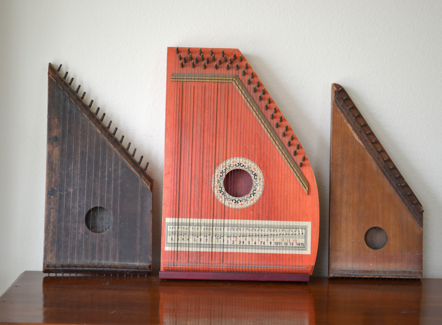 Vintage Zithers - Guitars