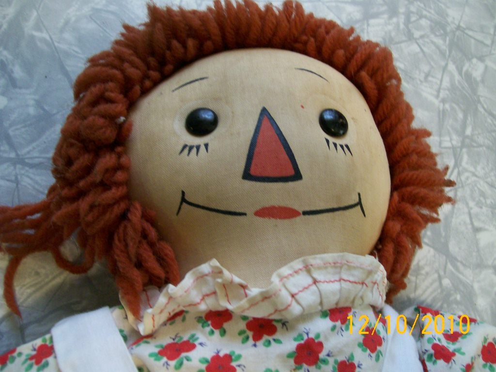 Georgene Black outlined nose Raggedy Ann doll 