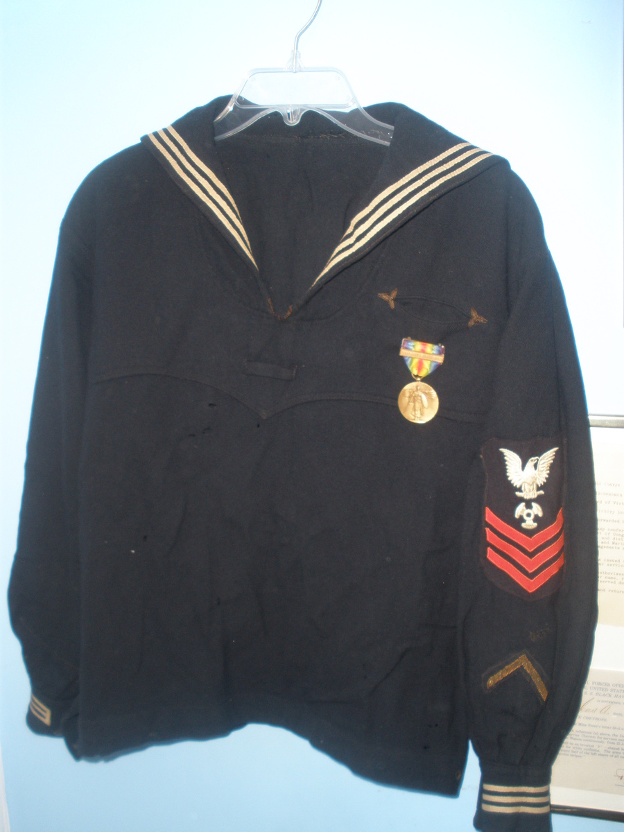 Great grandfather's Navy Uniform from WWI.  - Military and Wartime