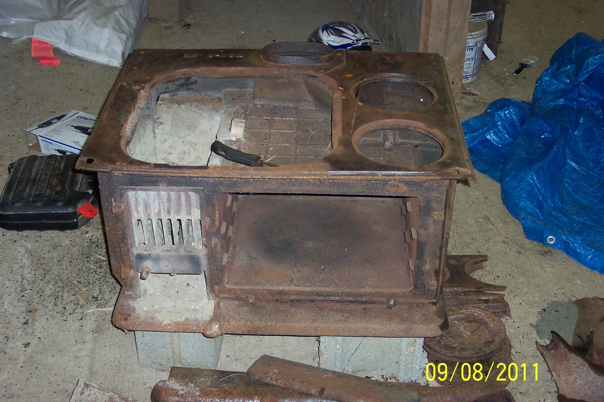 Liberty Bond Cook Stove made by Armstrong Stove & Manufacturing Company, Perryville MD