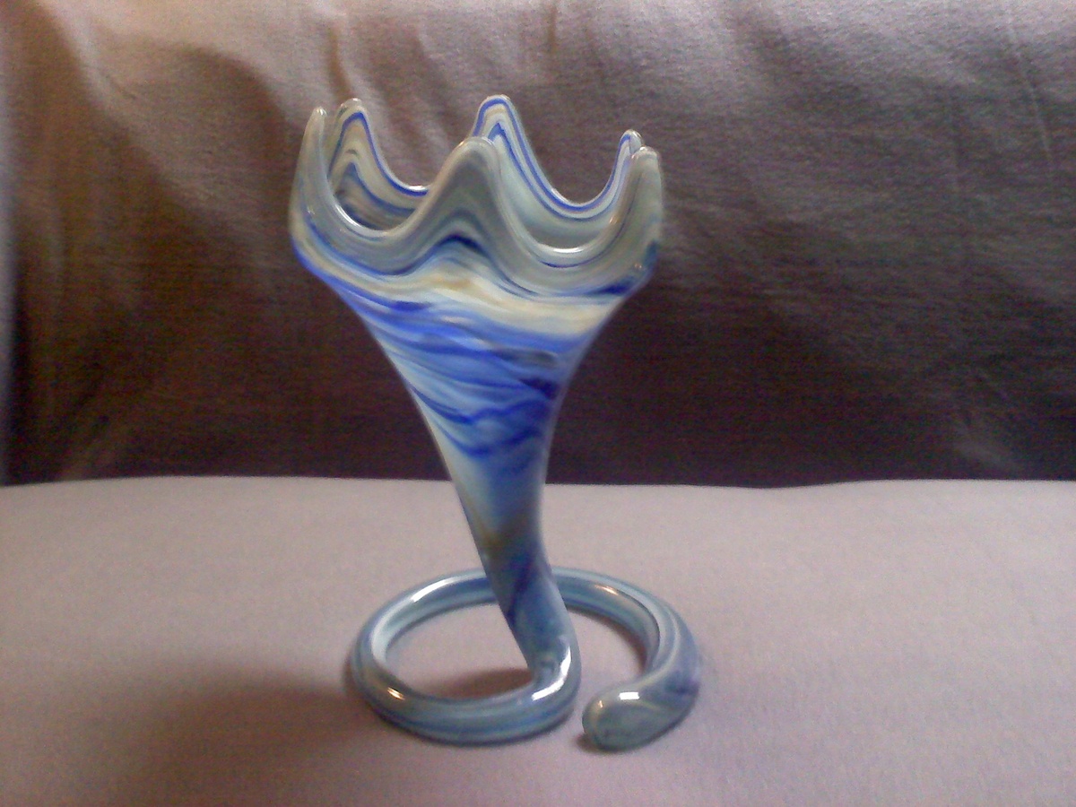GLASS VASE - Art Glass