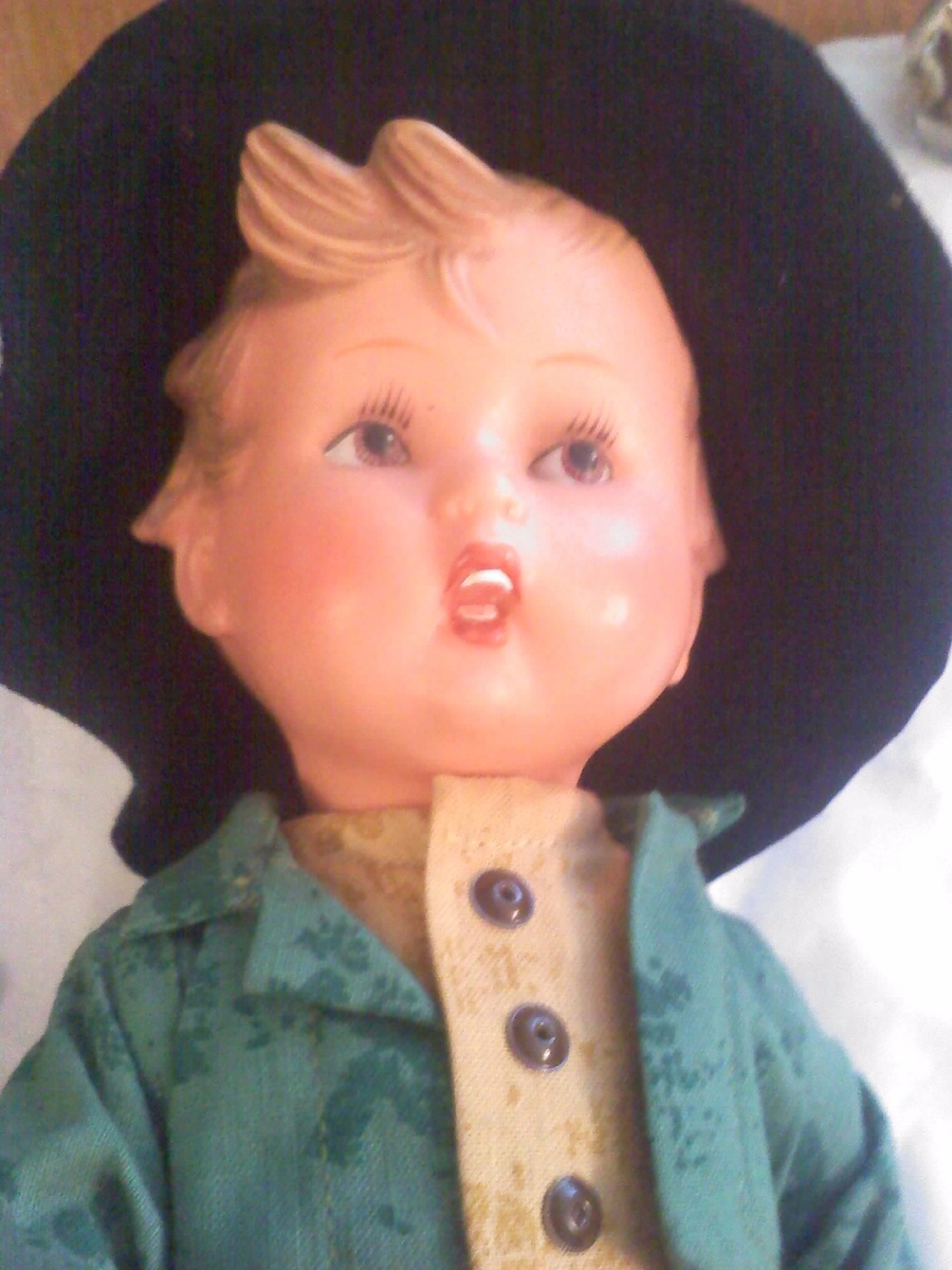 Plastic Hummel doll 