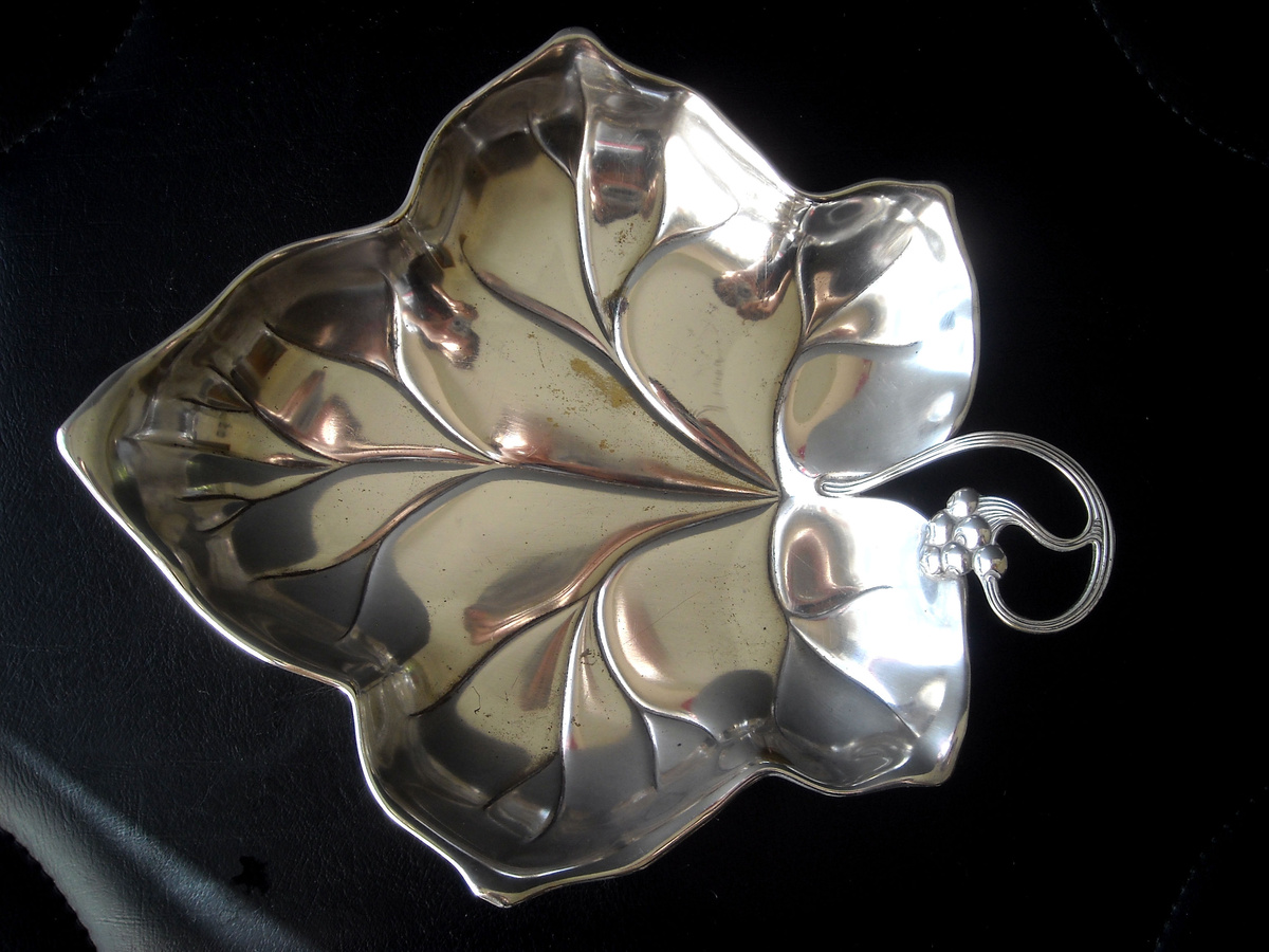 Silver Grape Leaf Dish WMF or WM l or 1 - Maker - Help!