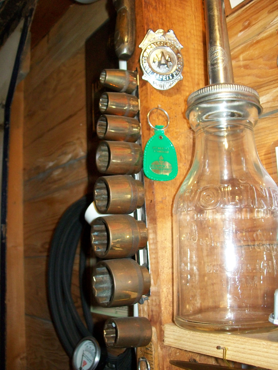 Brass Explosion proof socket set and Havoline oil bottle