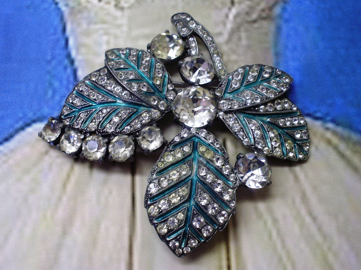 Eisenberg Original Brooch