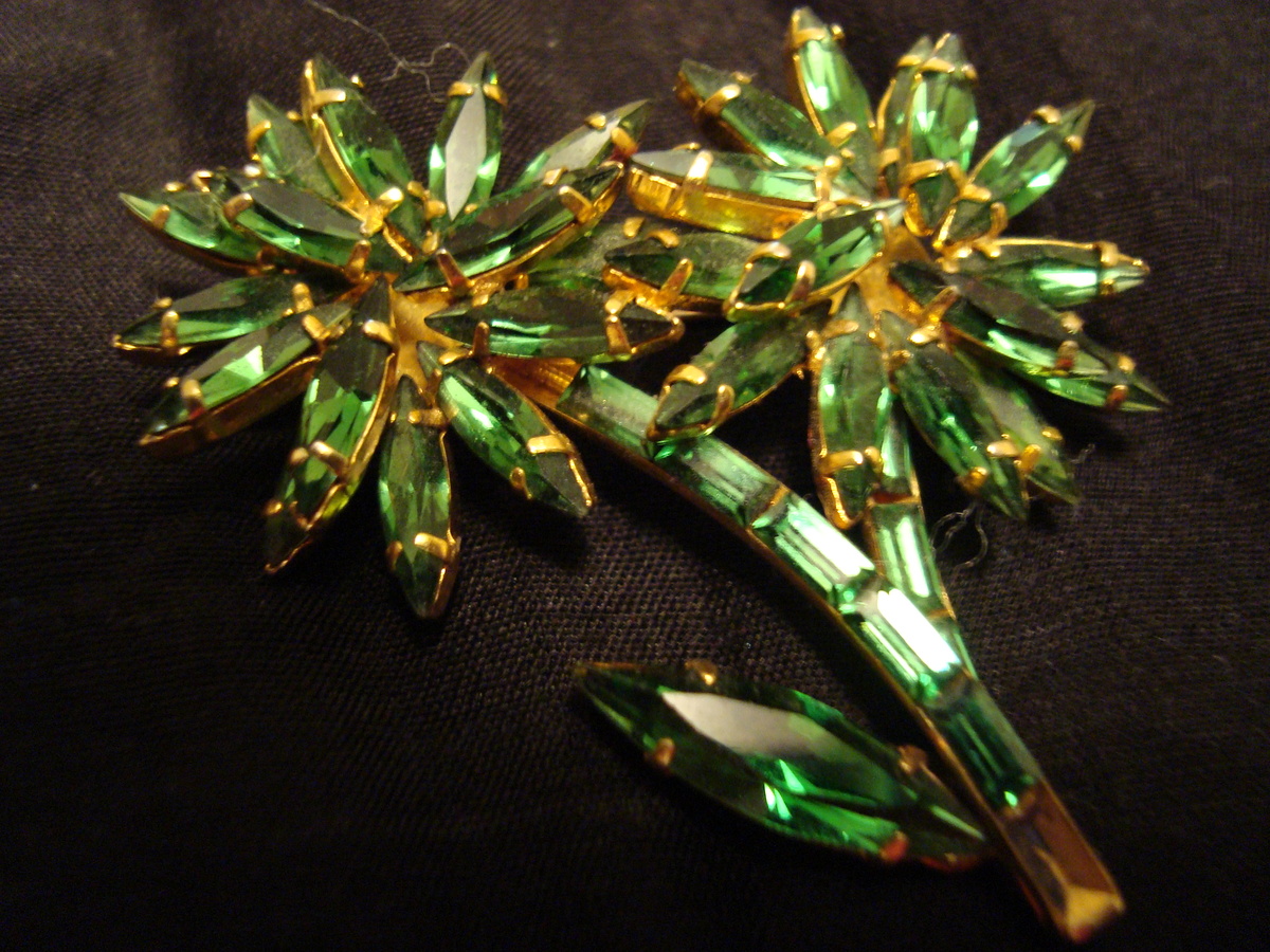 Unsigned Flower Brooch-fish symbol on back