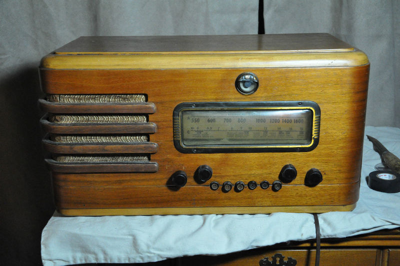 RCA Short Wave/AM Tube Radio