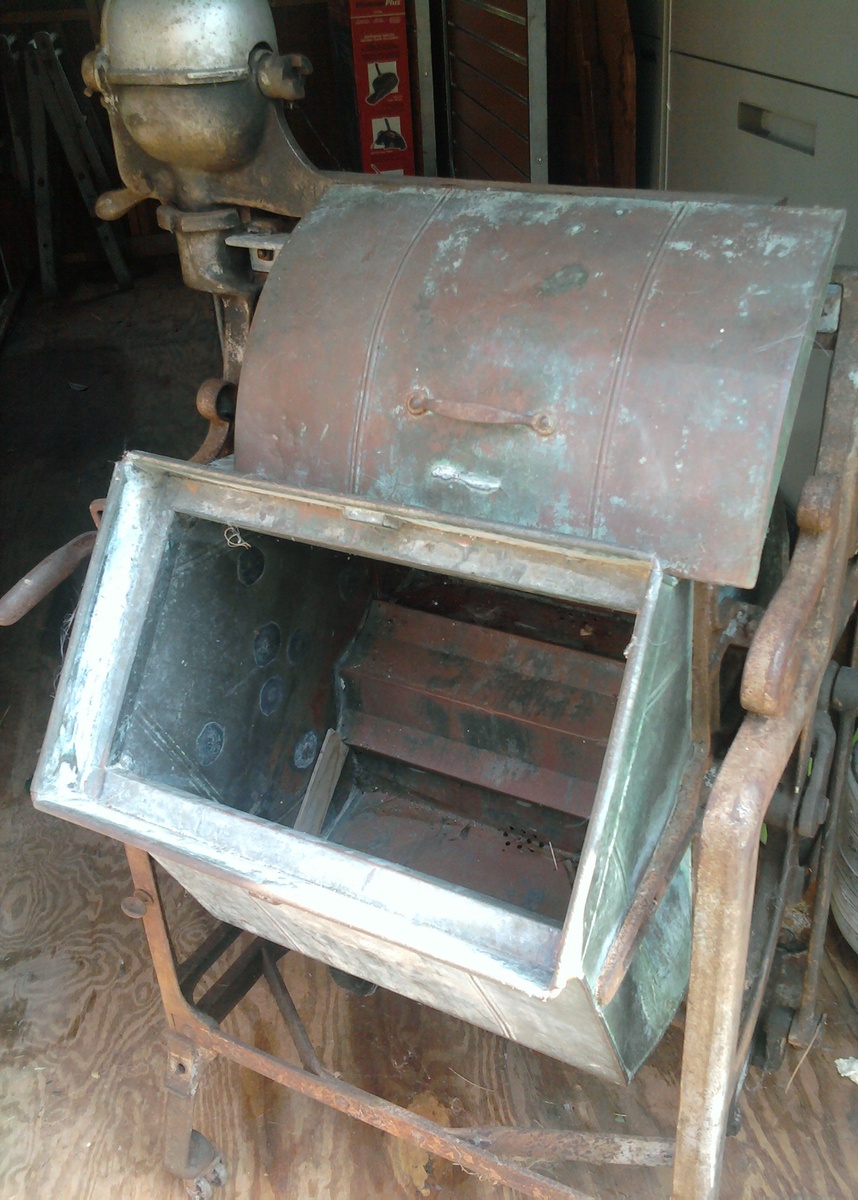 GRANDMA'S WASHING MACHINE - Kitchen
