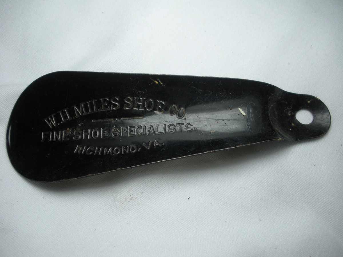 Old Advertising Shoe Horn -- W.H. Miles Shoe Co. -- Fine Shoe Specialist RICHMOND VIRGINIA - Advertising