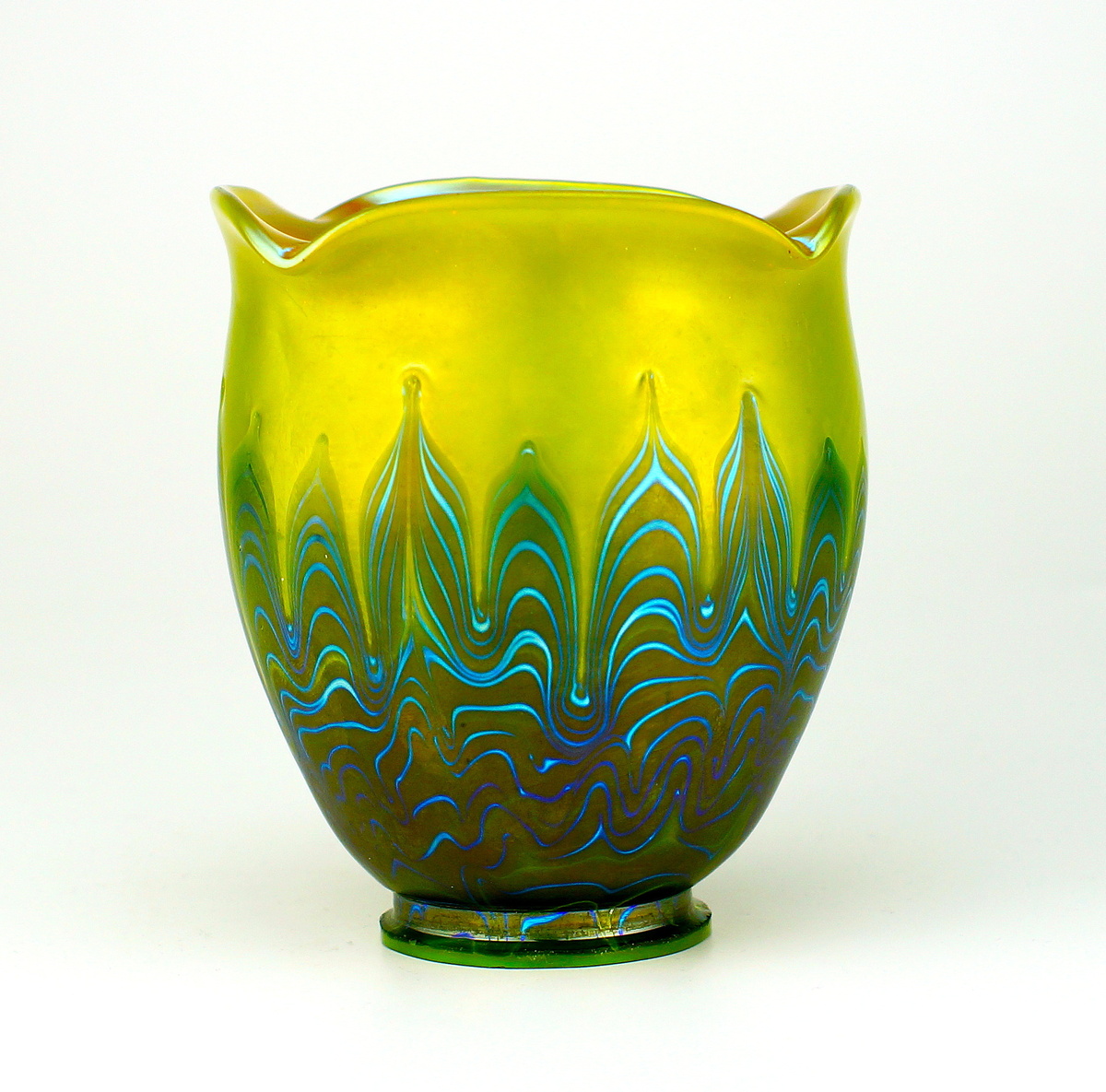 Loetz Phänomen Genre Art Glass Shade - Art Glass