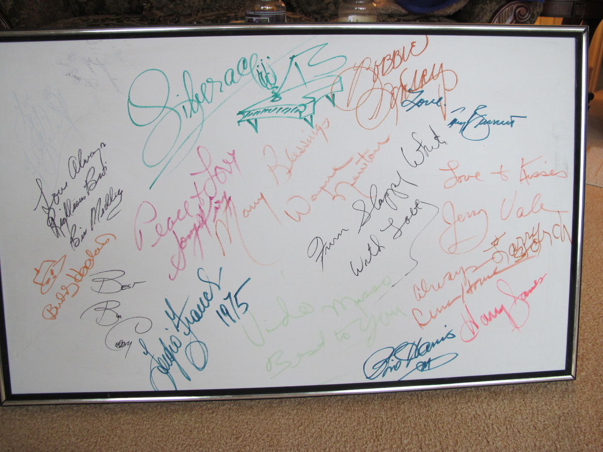 Las Vegas Entertainer's Autographs - Posters and Prints