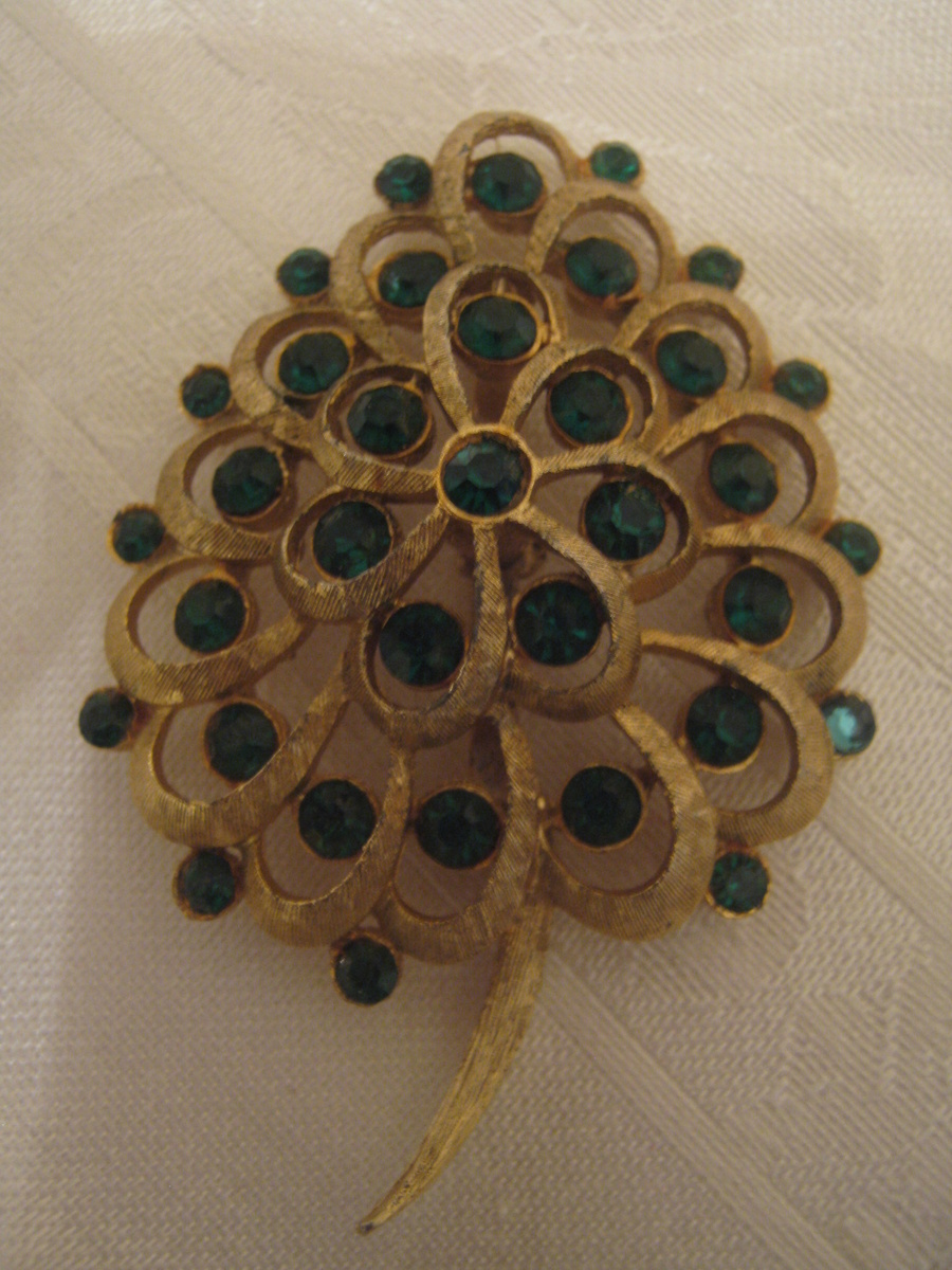 Vintage Brooch Gold Tone Green Stones