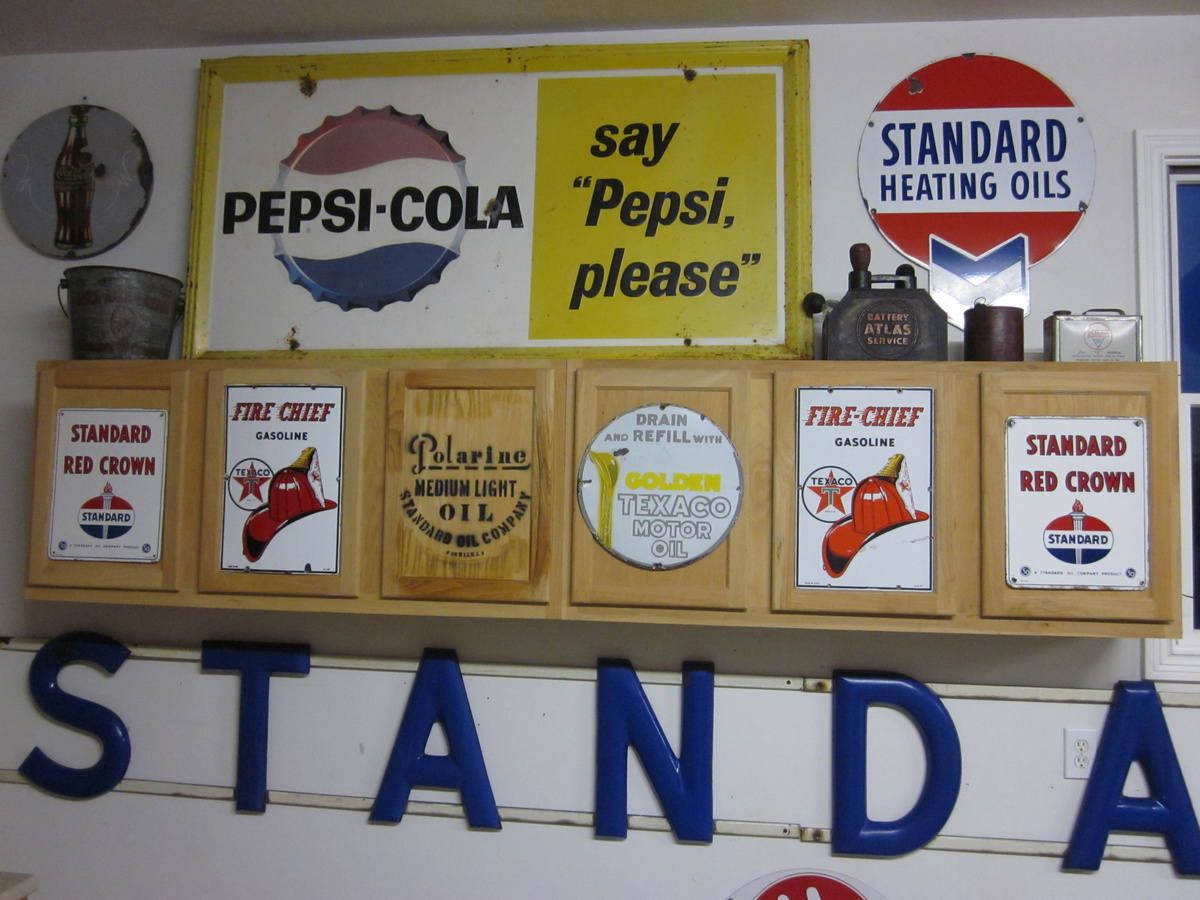 Porcelain Pump Signs - Petroliana