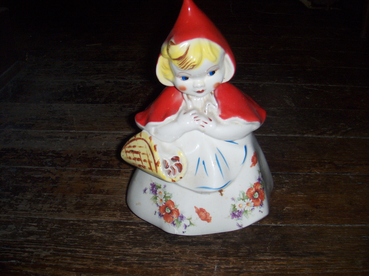 Little red riding hood cookie jar - Art Pottery