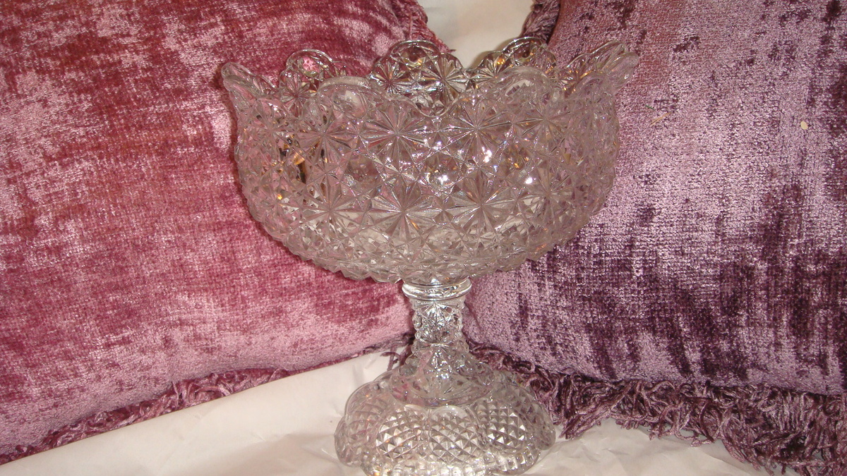 Crystal Glass bowl up on pedastal-81/2 w 8 ht