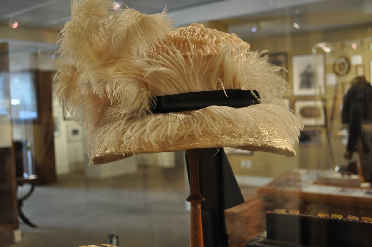 Women's Hats and Hat Advertisement