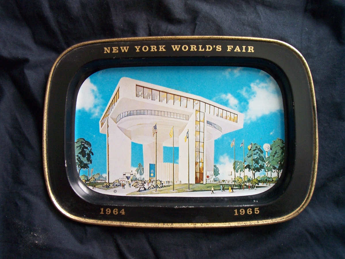 1964 New York World's Fair Ashtray