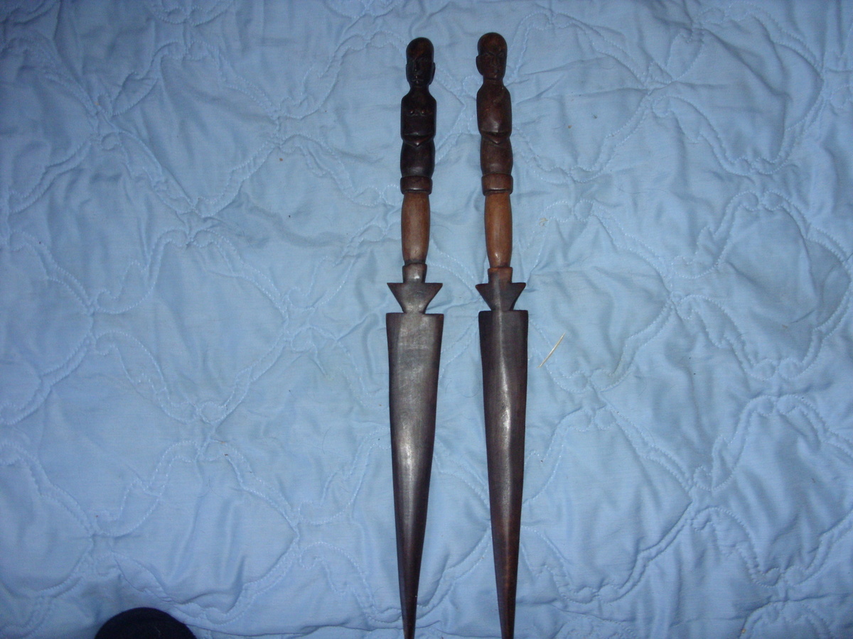 AFRICAN WOOD KNIVES