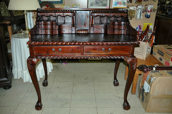 Old desk with hidden drawers - Furniture