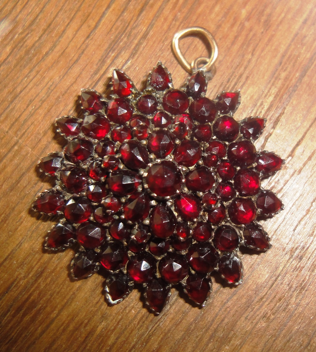 Garnet Star pendant