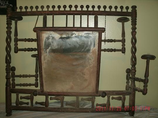 Old Mirror I am still not sure about. - Furniture