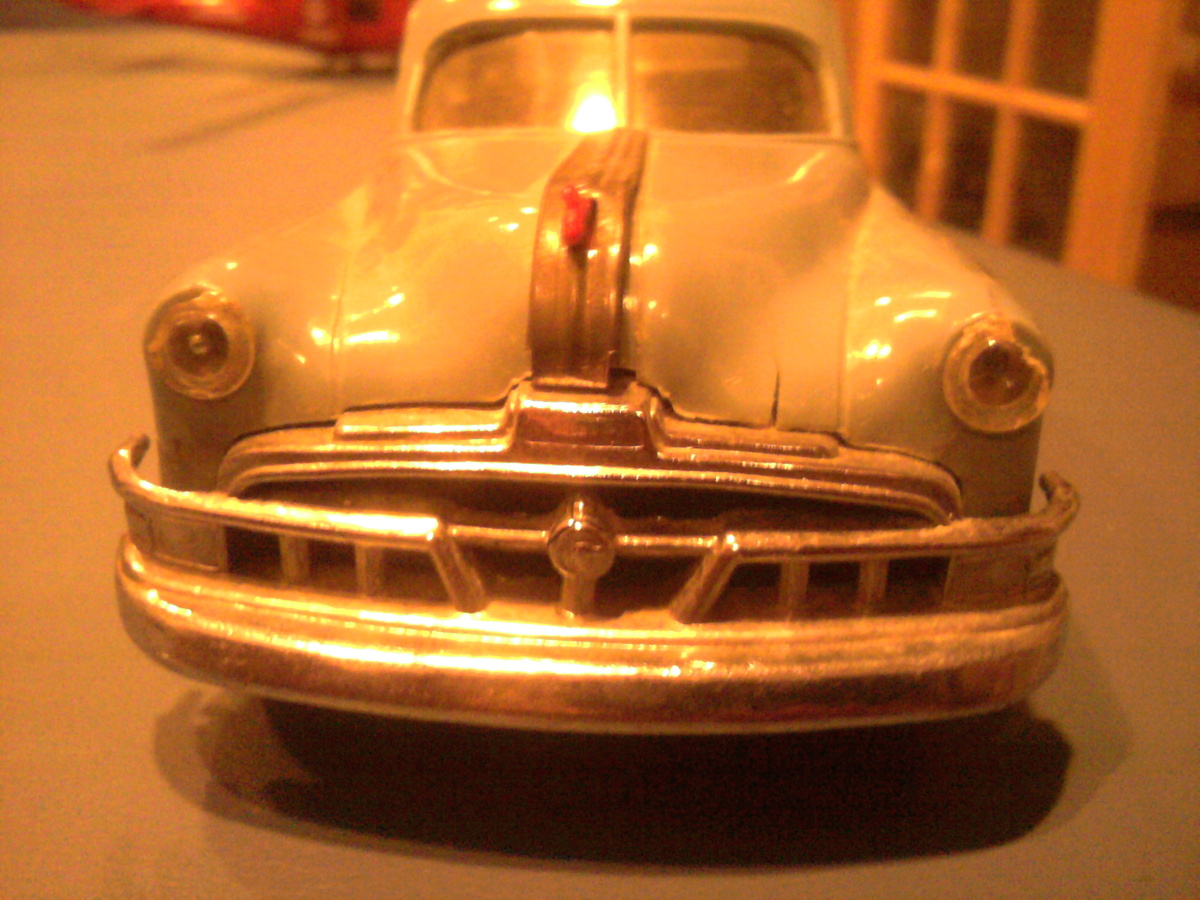 Warly fifties wind up Pontiac promo really moves out!