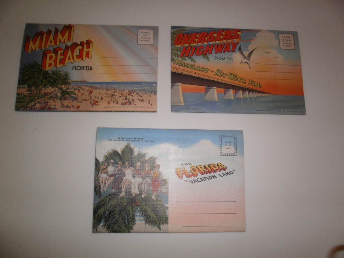 Souvenir folding postcards from Florida