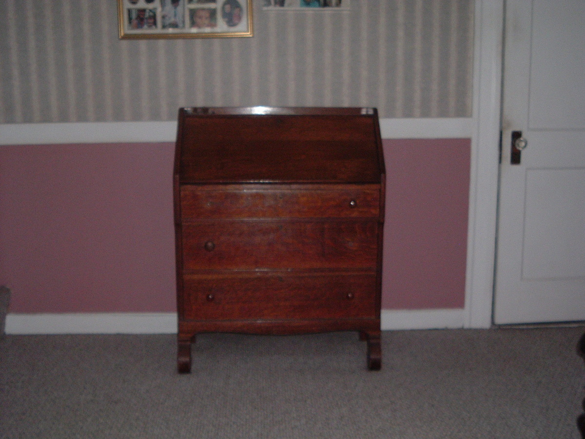 Early American Pine/Oak Desk? - Furniture