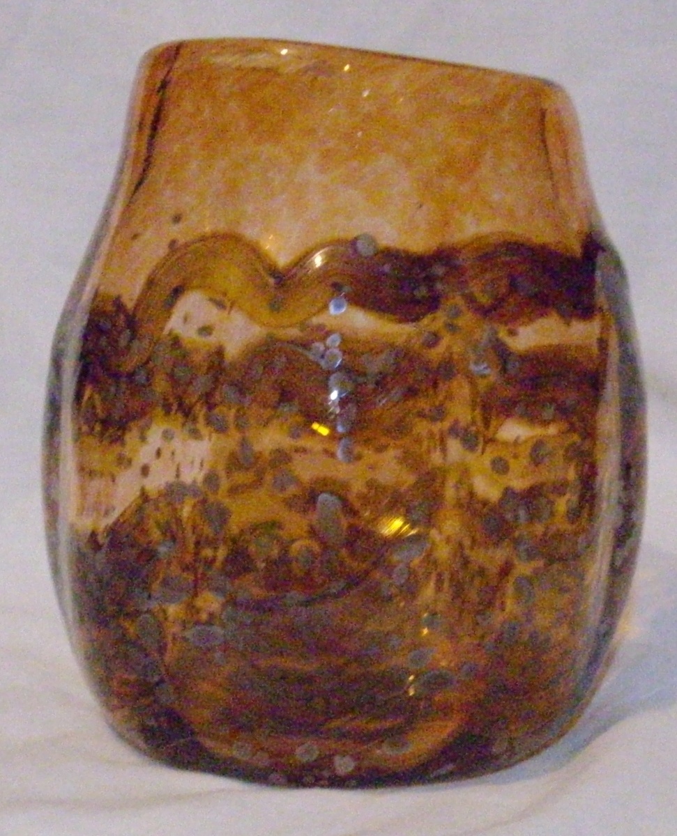 Unsigned oil spot vase? - Art Glass