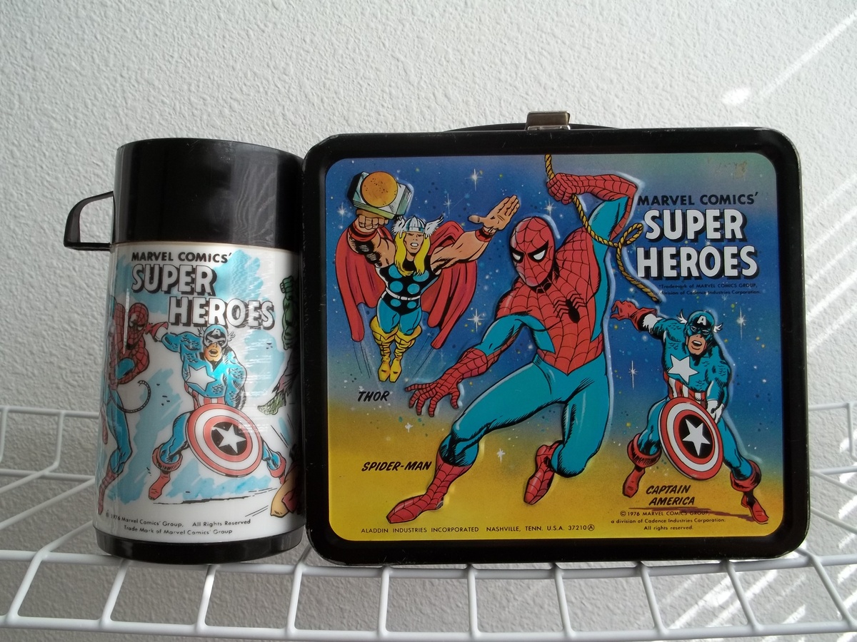 1976 Marvel Comics, Super heroes lunch box with bottle.
