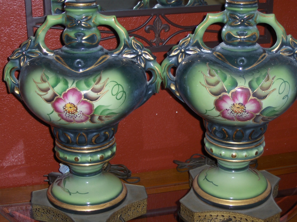 Can somebody help me with these lamps?