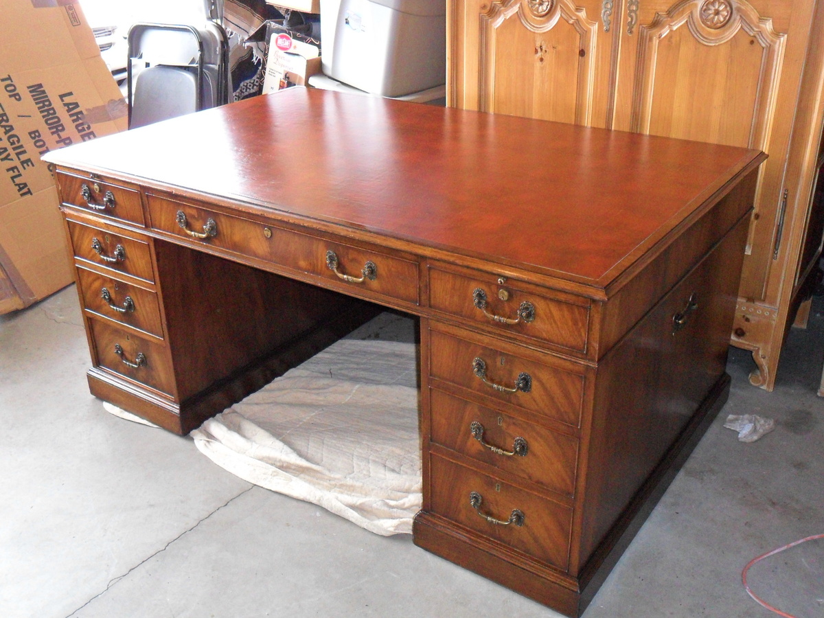 William B. Uihlein owned this Desk Schlitz Brewery