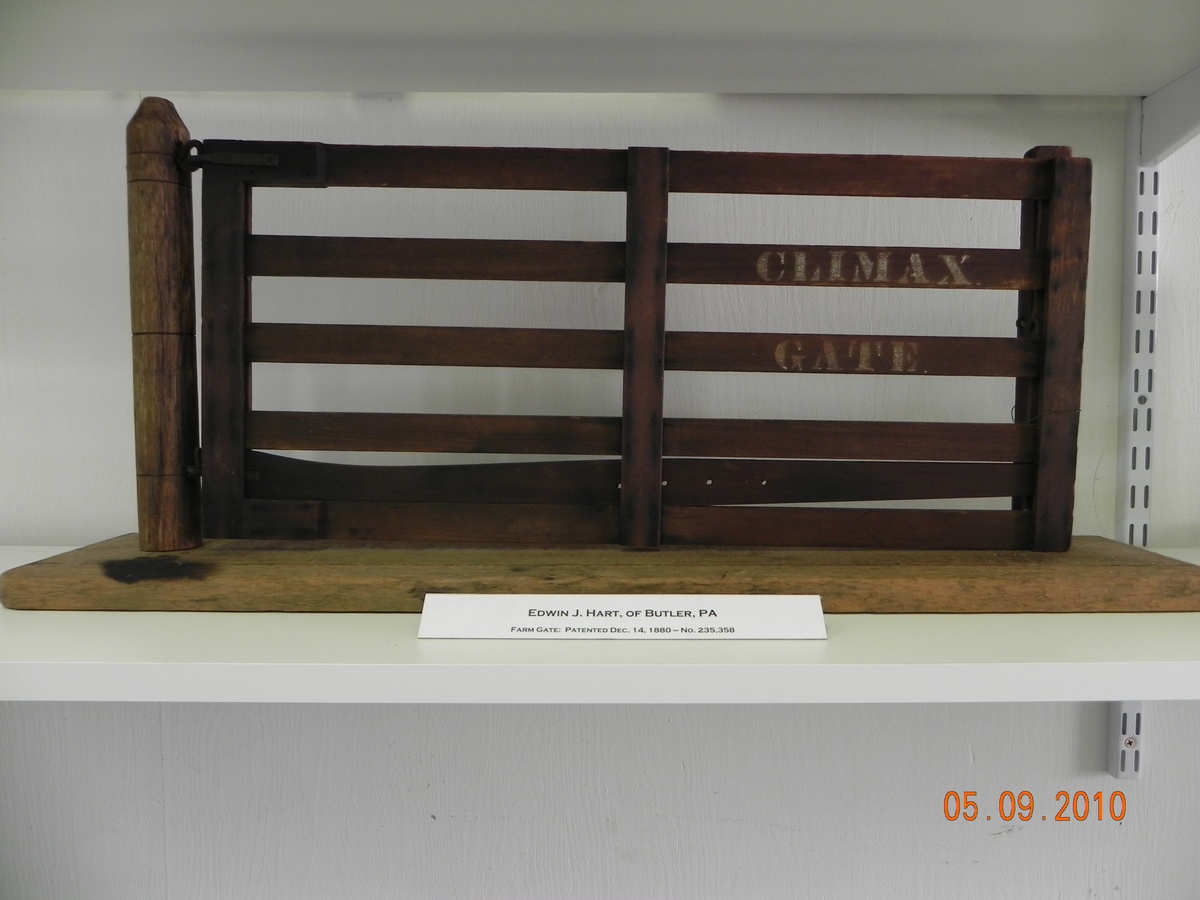 PATENT MODEL OR SALESMAN SAMPLE?