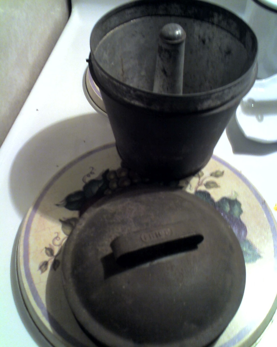 Help ! ! Bought this "thing" at a garage sale .? ? ?