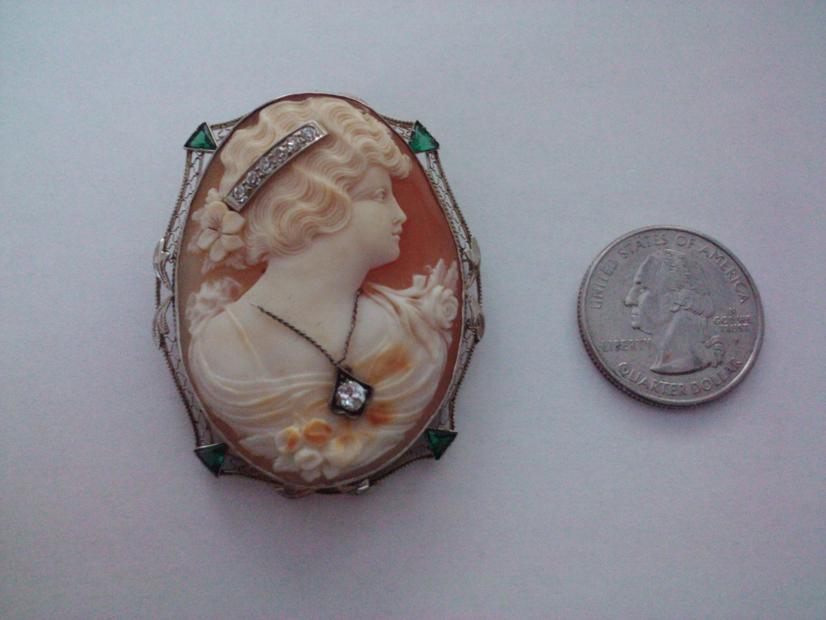vintage cameo brooch  - Fine Jewelry
