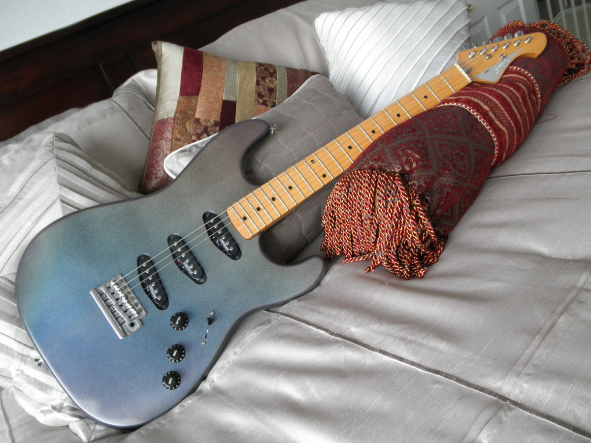 Stinger SWG by CF Martin Co.      ca. 1989
