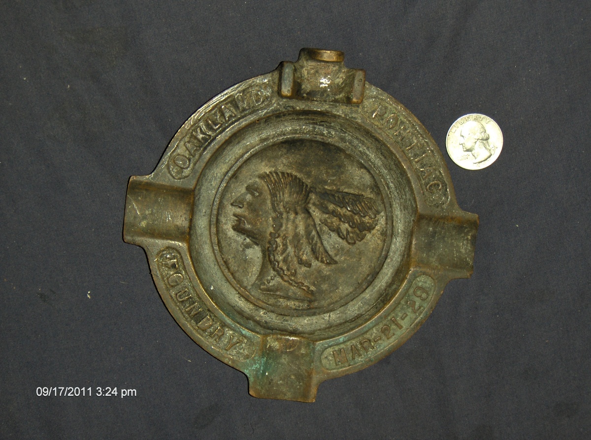 1928 ash tray oakland foundry  - Tobacciana