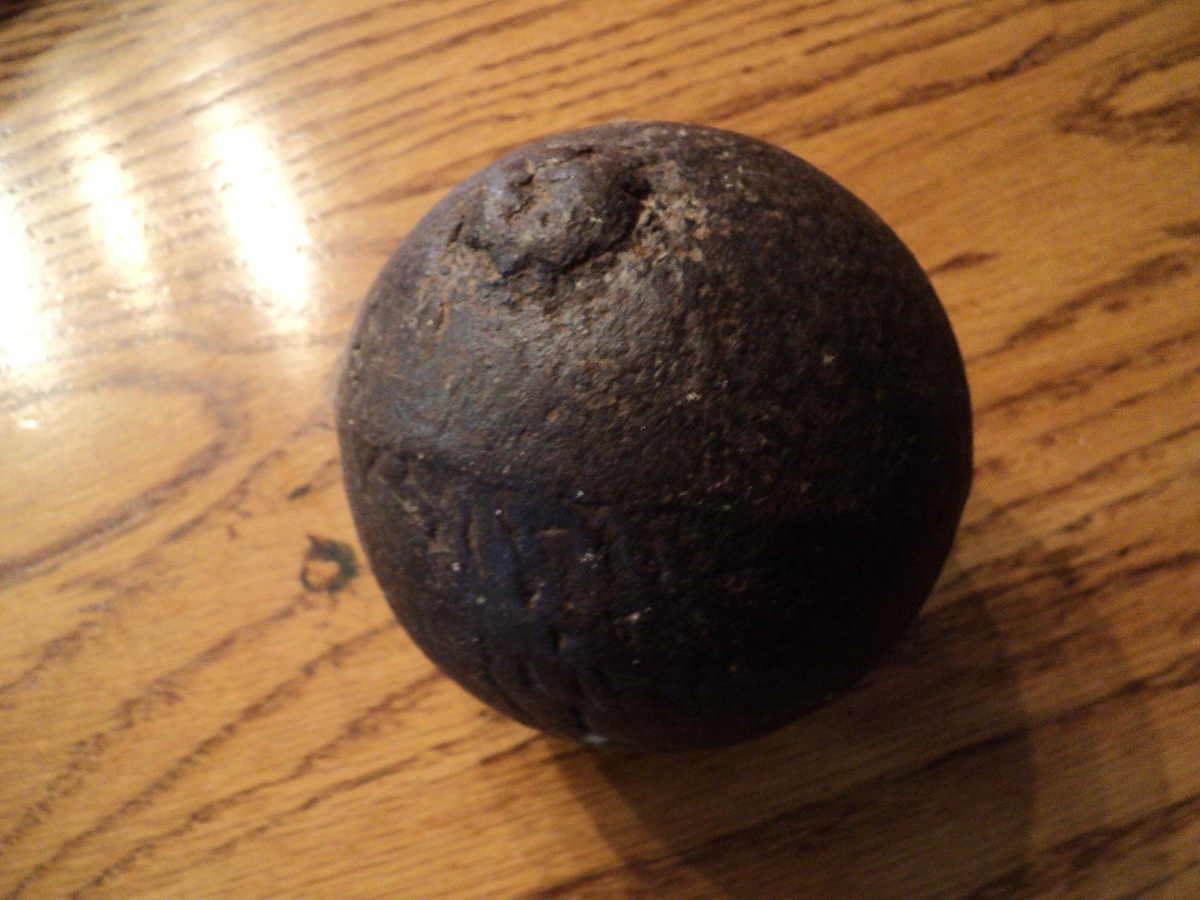 Old Civil War (?) Era Cannonball - Military and Wartime