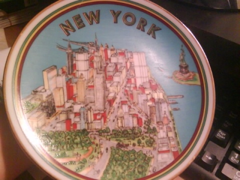  LTD EDITION-NEW YORK Souvenir collectible plate - China and Dinnerware