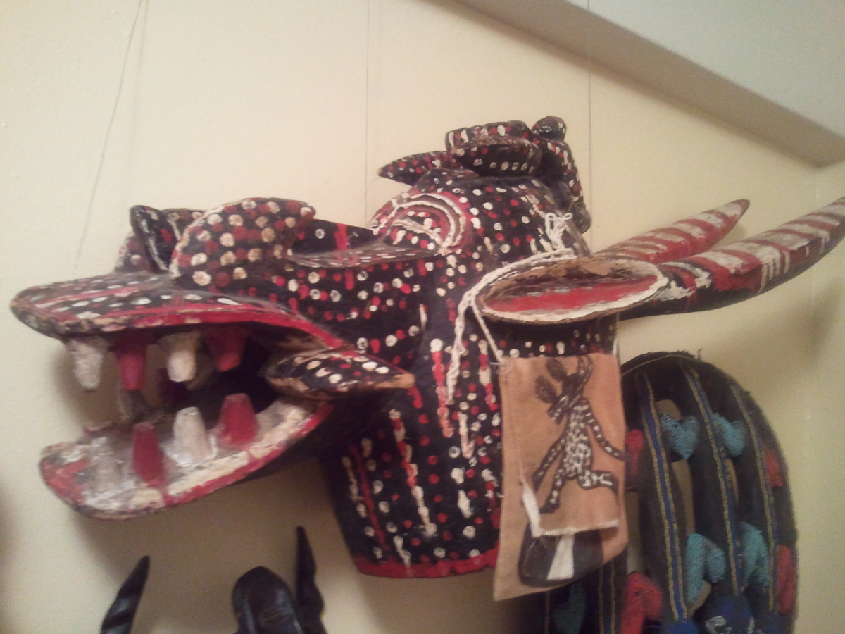 Antiques and Collectibles - unique ideals (number 6 - AFRICAN  STATUES & MASKS)