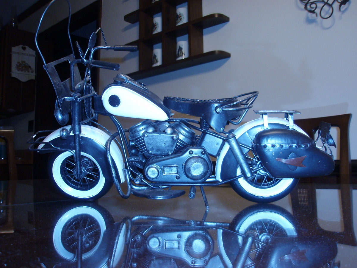 made of Tin Mortorcycle - Model Cars