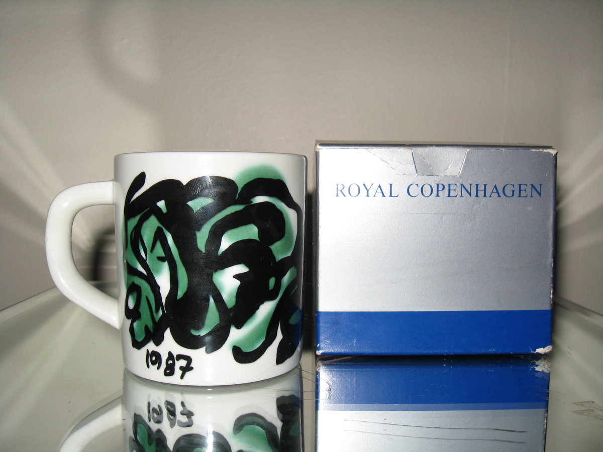 ROYAL COPENHAGEN DENMARK FAJANCE MUG 3495 - Art Pottery