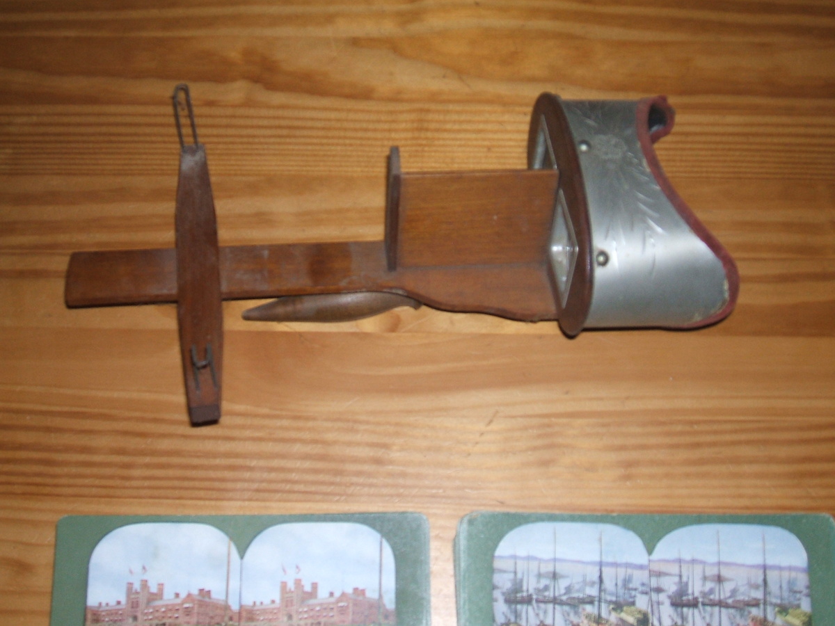1895 Stereo-Scope and cards