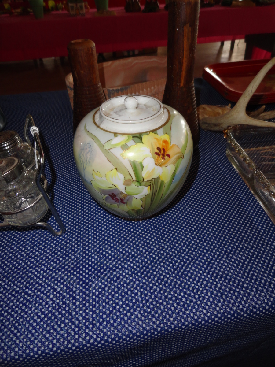 NIPPON Green Marked NORITAKE Ginger Jar ... 90-100 years old >> 1911-1921 SHOWING THE MARK - Asian