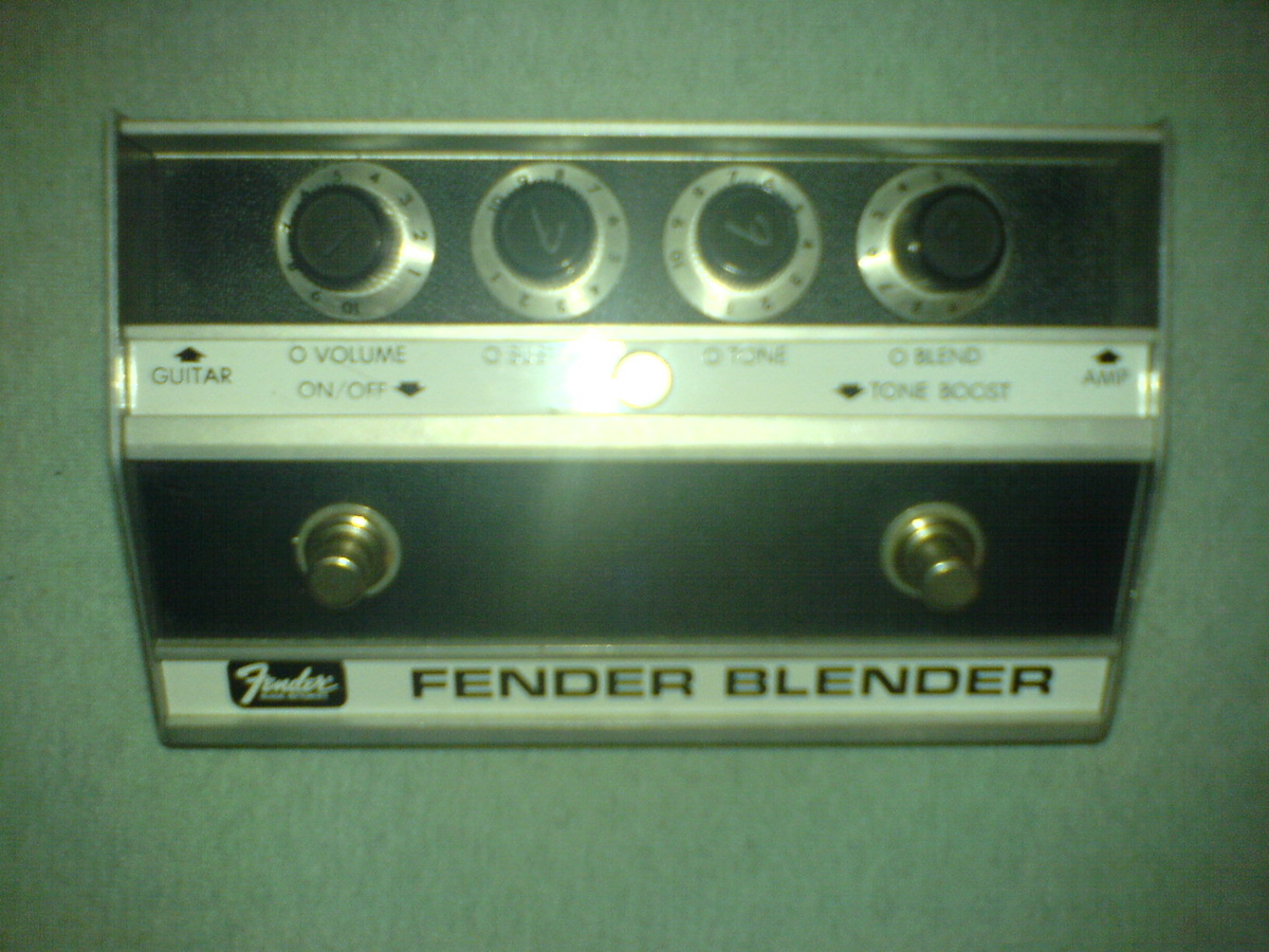 Fender Blender, fuzz pedal - Guitars