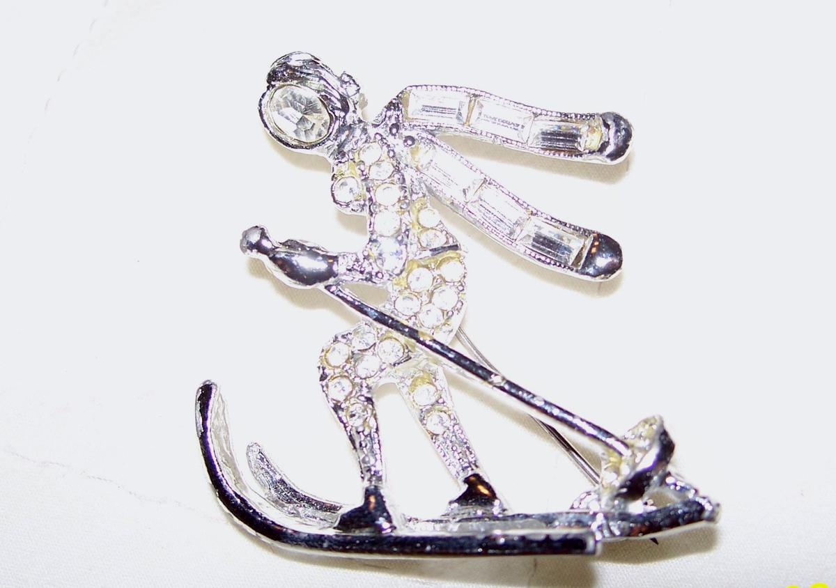 Skiing anyone? - Costume Jewelry
