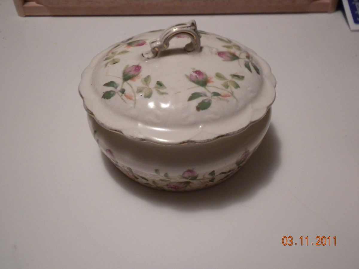 Sugar bowl,creamer - China and Dinnerware